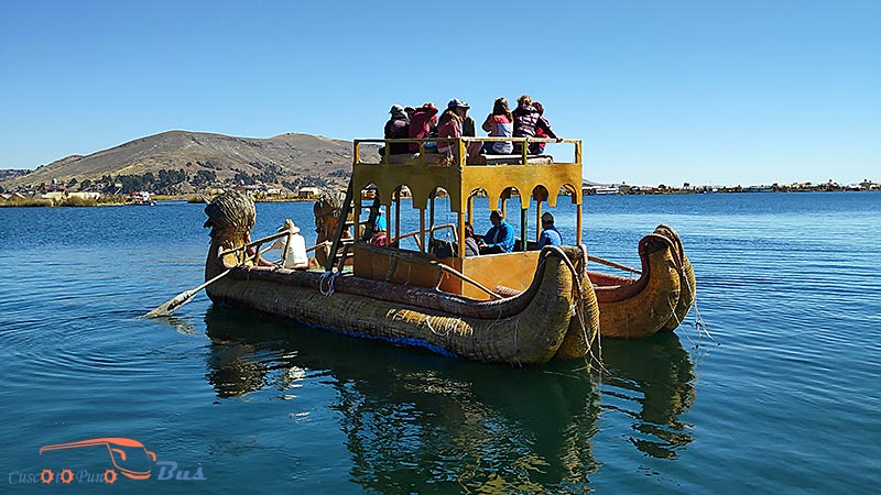 Uros island lago titicaca